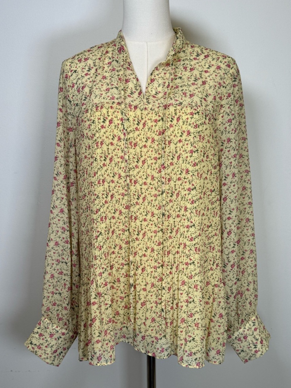 Pleione ‘Mini Ditsy’ Pink Yellow Floral Pleated Blouse Women’s Size Medium